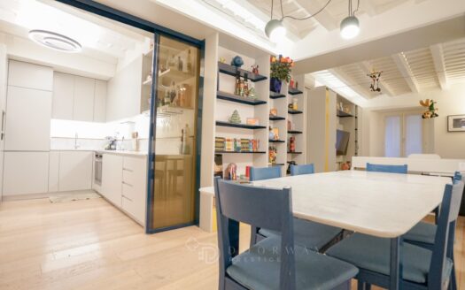 Trilocale di design con Balcone a Brera