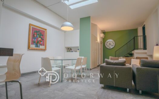 Esclusivo Loft su Due Livelli con Giardino a Ca’ Granda Milano