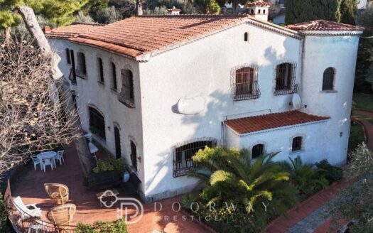 Villa iconica fronte mare, riservatezza, panorama, assoluta esclusività