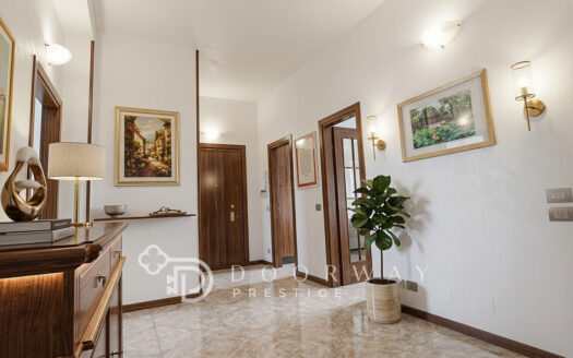 Elegante 105 mq con 2 balconi e doppia esposizione